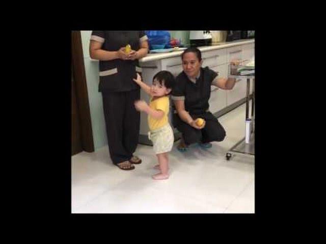 Baby SCARLET SNOW BELO Distributing the Fruits Dra. Vicki Belo and Hayden's Daughter