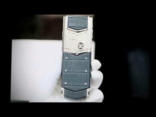 Vertu Signature S White Gold Grey Alligator Skin