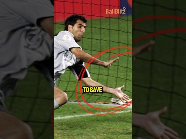 How a goal keeper played without wearing gloves. #football #soccer