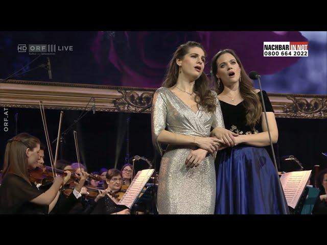 Flower Duet - Lakmé (Léo Delibes) Regula Mühlemann / Patricia Nolz