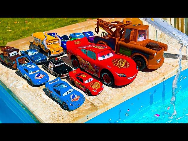 Clean up muddy minicars & Disney Pixar car convoys! Play in the garden