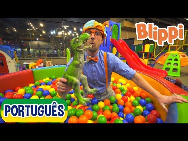 Blippi Visita um Parque Coberto (Kinderland) | 1 HORA de Blippi em Português | Vídeos Educativos