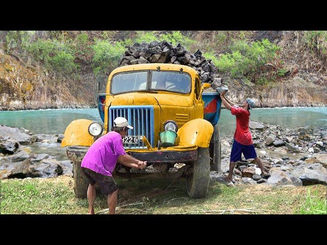 Loading Tons of Rock Into 70 year old Rusted Soviet Truck