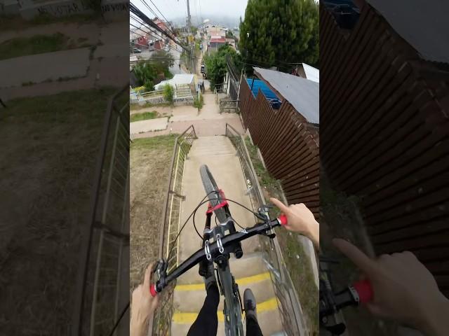 Pov viña del mar - Valparaíso Chile  ️ #pov #mtb #catpov #urbandownhill #stair #mountainbike