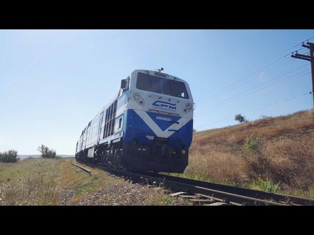 A mixed freight train from an unusual perspective. Basarabeasca [CFM]