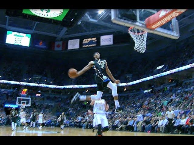 Giannis Jams MONSTER, Full-Extension Windmill in Milwaukee! | March 24, 2017