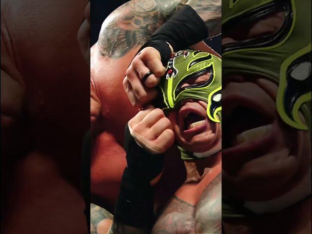 Randy Orton rips off Rey Mysterio’s mask #Short