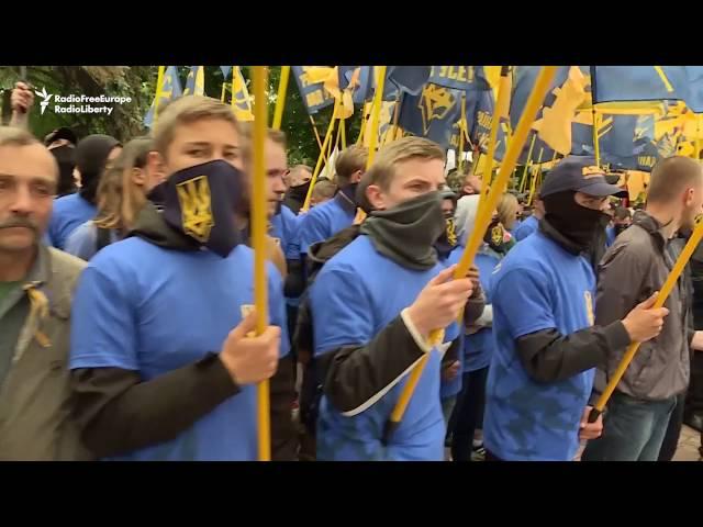 Ukraine's Azov Battalion Stages Smoky Protest in Kyiv