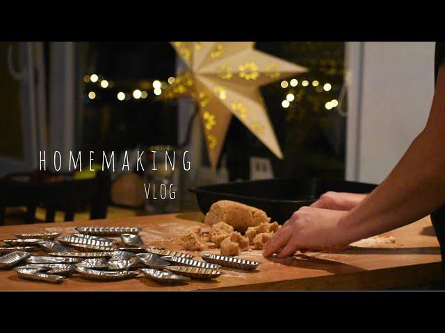 Simple recipes for Christmas treats - Baking traditional Christmas cookies | Homemaking vlog