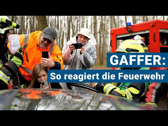 Gaffer: Feuerwehr entwickelt Leitfaden für Umgang mit Schaulustigen