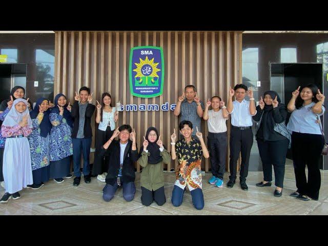 Filipino Students Visit SMAMDA Surabaya, During A Tour with the UNESA Sociology Department