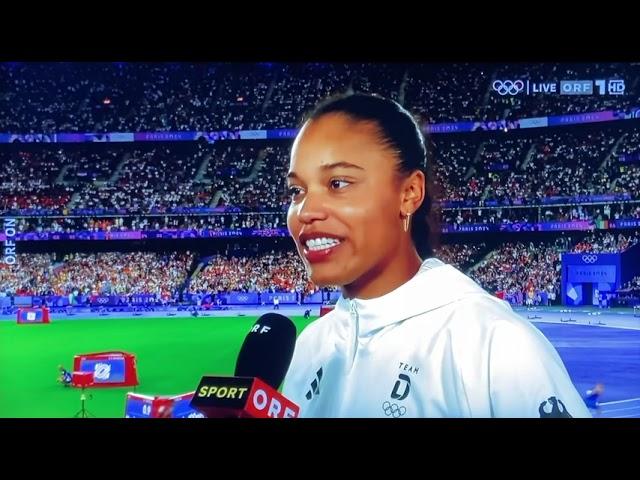 Olympiasiegerin Yemisi Ogunleye im Interview nach ihrem Sieg im Kugelstoßen  - Jesus lebt!!!