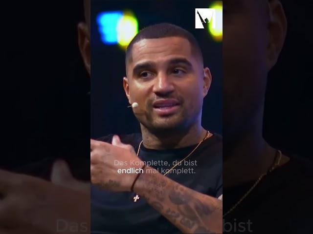 Kevin Prince Boateng - Es ist einfach wunderschön mitanzusehen wie JESUS in seinem Leben wirkt ️