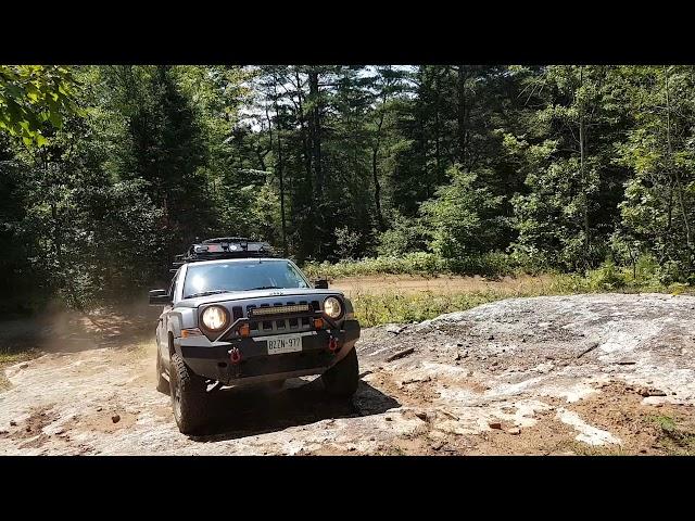 Jeep Patriot offroad - Steep rock!