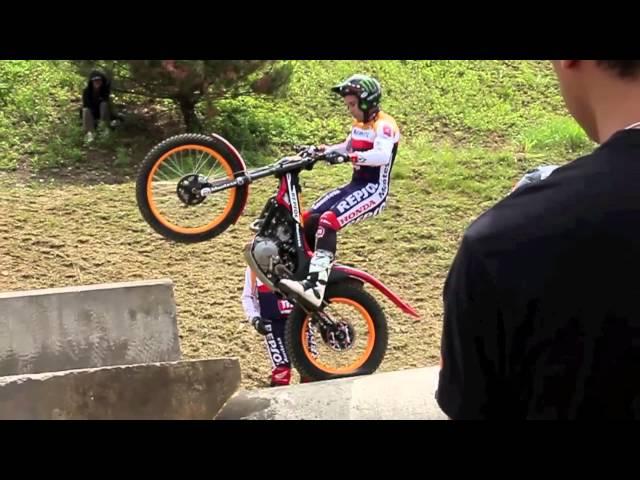 Toni Bou | Super 450° turn | Trial World Japan | Practice - MotoCroquis