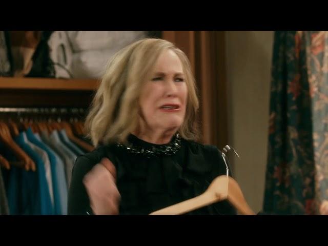 Moira Rose (Catherine O'Hara) is missing a crocodile bag (Schitt's Creek)