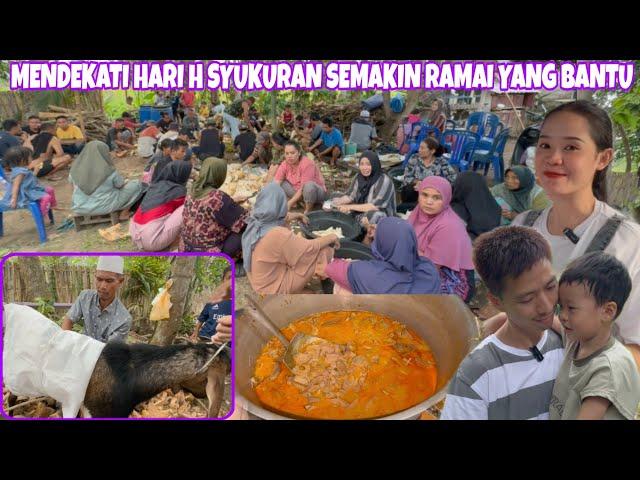 SORE INI RAMAI TETANGGA DATANG MEMBANTU,SEMUA KERJAAN TERASA RINGAN KARENA GOTONG ROYONG YANG KENTAL