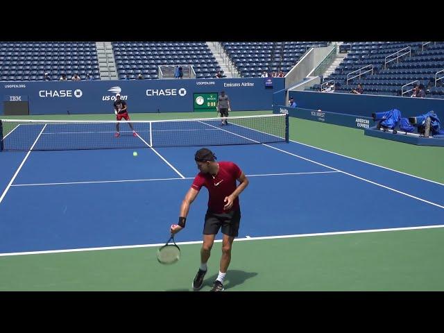 Grigor Dimitrov's crazy trick shot