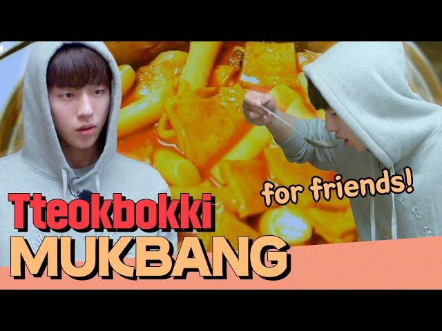 Joo-Hyuk Makes Tteokbokki for Friends!