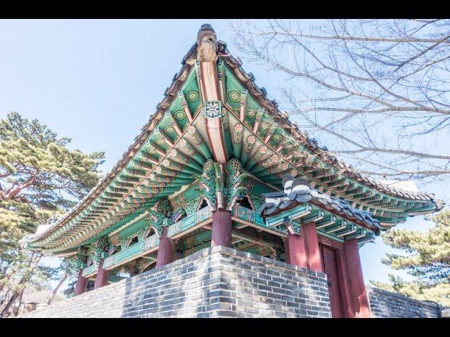 A hike up to Sukjeongmun Gate, the north gate of the Seoul Fortress Wall in Seoul, South Korea