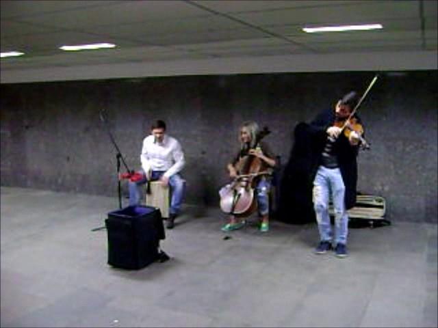 Музыка улиц Москвы. Попурри. The music of street performances in Moscow.