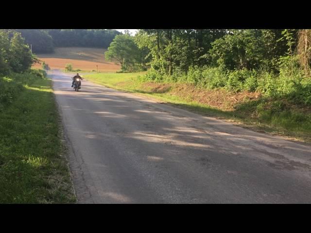 Kawasaki H1 500 Triple Two Stroke Fly By.