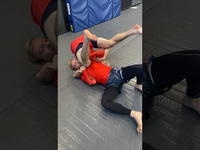 Using Guillotine to Pass Pt 2!! #bjjfamily #bjj #bjjlifestyle #jiujitsu #jiujitsulifestyle