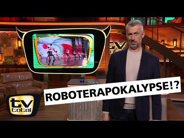 Stand Up: Singende Roboter und Papphäuser als Fashion-Statement | TV total