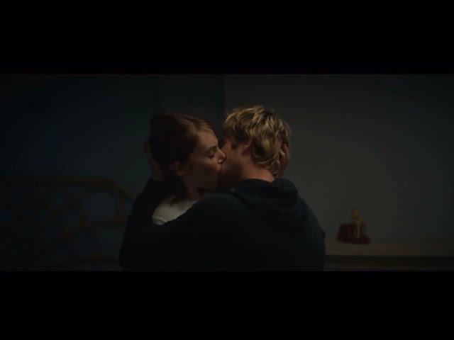 Mainstream | Andrew Garfield & Maya Hawke kiss (1 of 4)