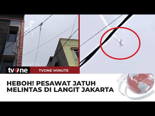 Detik-detik Pesawat Diduga Jatuh Hingga Mengeluarkan Asap | tvOne Minute