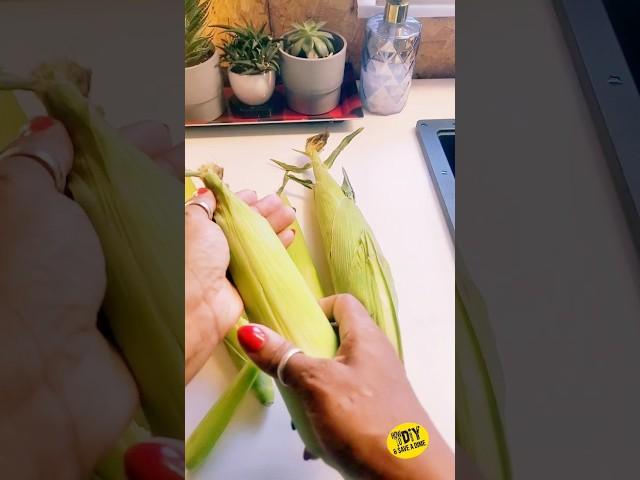 Shucking  Fresh Sweet  Corn In the Cob How to