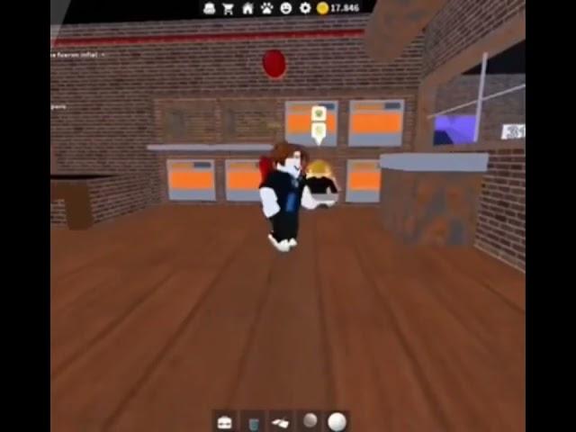 roblox guy having a mental breakdown in work at a pizza place but i put low quality music over it