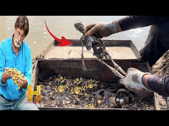 The Oak Island Crew Just Found An SECRET Hatch At Oak Island