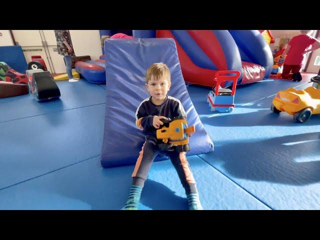 Exploring Giggles Soft Play | Leo and Matteo | Fun Kids Play Time