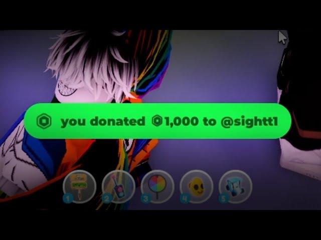 Donating 1,000 Robux to a small streamer!