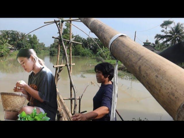 Mantap jawa!!masak sambil nganco