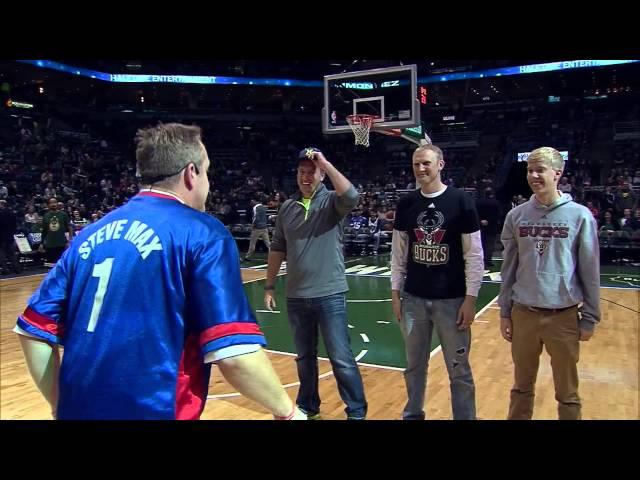 Bucks Halftime SIMON SEZ Steve Max 2015.11.25