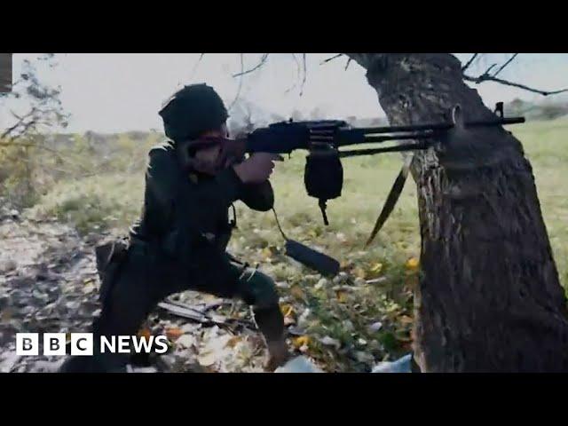 Frontline fighting in Ukraine as government forces advance in Donbas - BBC News