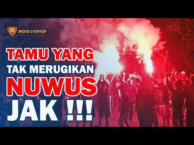 Hormati Panpel Arema, The Jakmania Ngeflare di Luar Stadion - The Jak Nyanyikan Salam Satu Jiwa