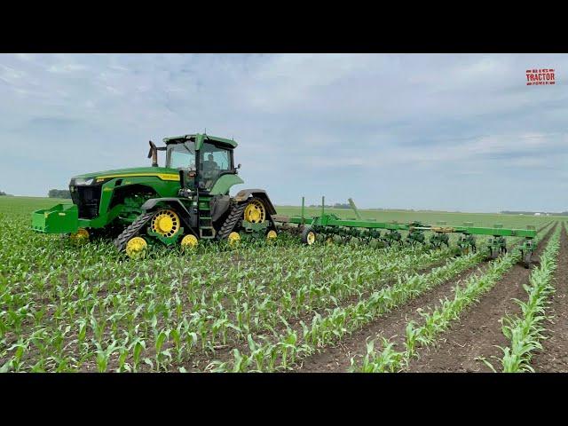 JOHN DEERE 8RX 340 Tractor Cultivating 24 Rows of Corn