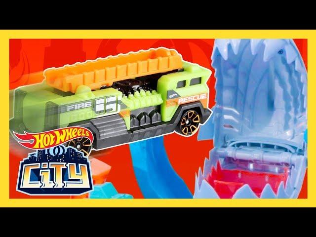 Hot Wheels City Blizzard Rescue Mission! | New News | @HotWheels