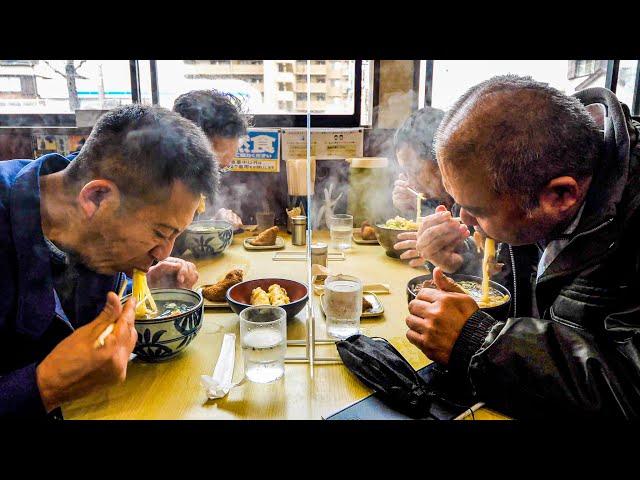 Gutsy lunch! Japanese Workers take energy from huge udon!5 Udon Noodles in Fukuoka