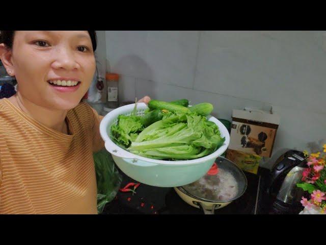 Picking Vegetables for a Family Meal #kieunyttti #kieunyvlog