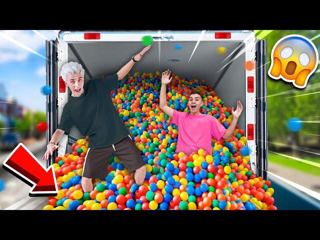 50.000 plastic balls in a moving truck