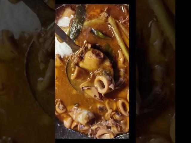 Ini menu yang paling ditunggu-tunggu "cumi-cumi kuah asem" di jamin ketagihan #masakanrumahan #cumi