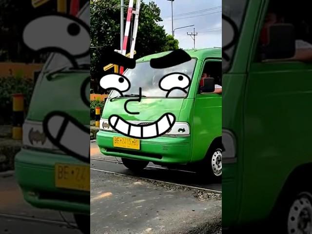 Mobil Angkot Lucu