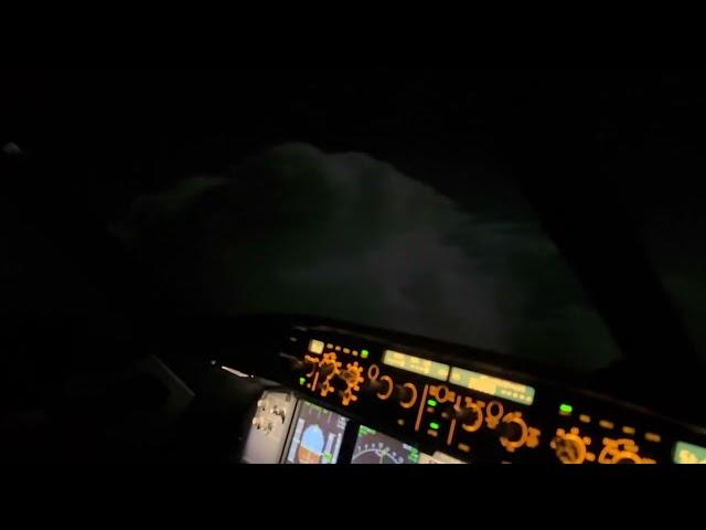 Thunderstorm from FL350 | Airbus 320