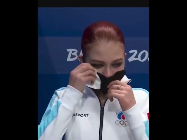 WINTER OLYMPICS, ALEXANDRA TRUSOVA,  TEARS AND ANGER AFTER THE SILVER MEDAL: "I HATE MY SPORT"