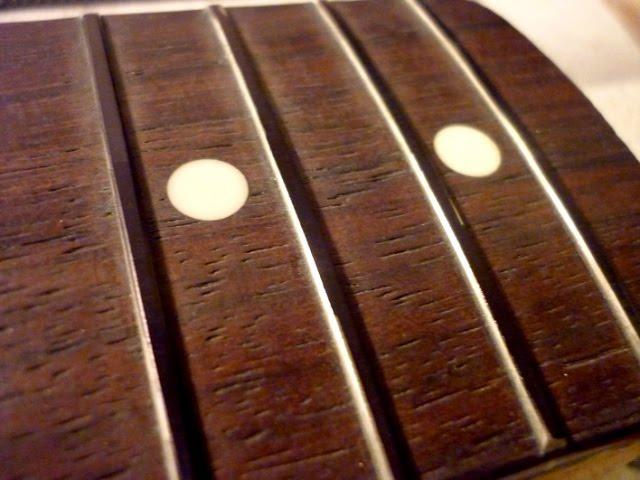 Luthier's Tips & Tricks #11 - The do's and don'ts of fret leveling