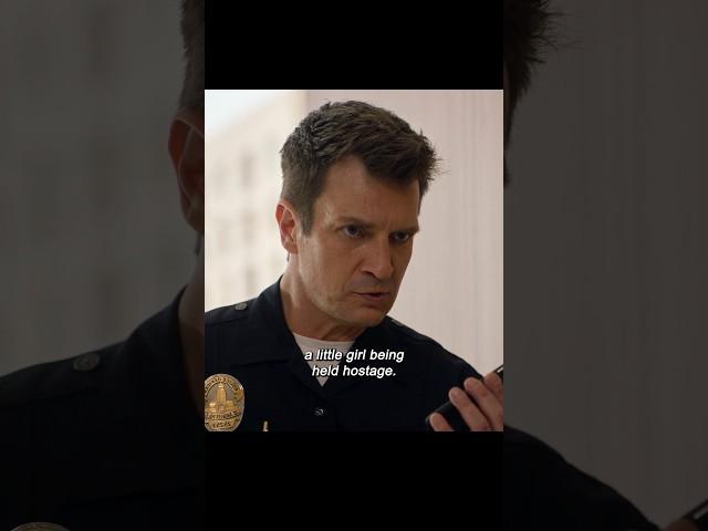 The rookie cop cleverly saves the forced mother.#therookie #shorts #fyp #tvshow